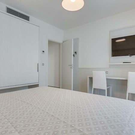 קאורלה Apartaments Suites Ambassador מראה חיצוני תמונה