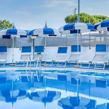 קאורלה Apartaments Suites Ambassador מראה חיצוני תמונה