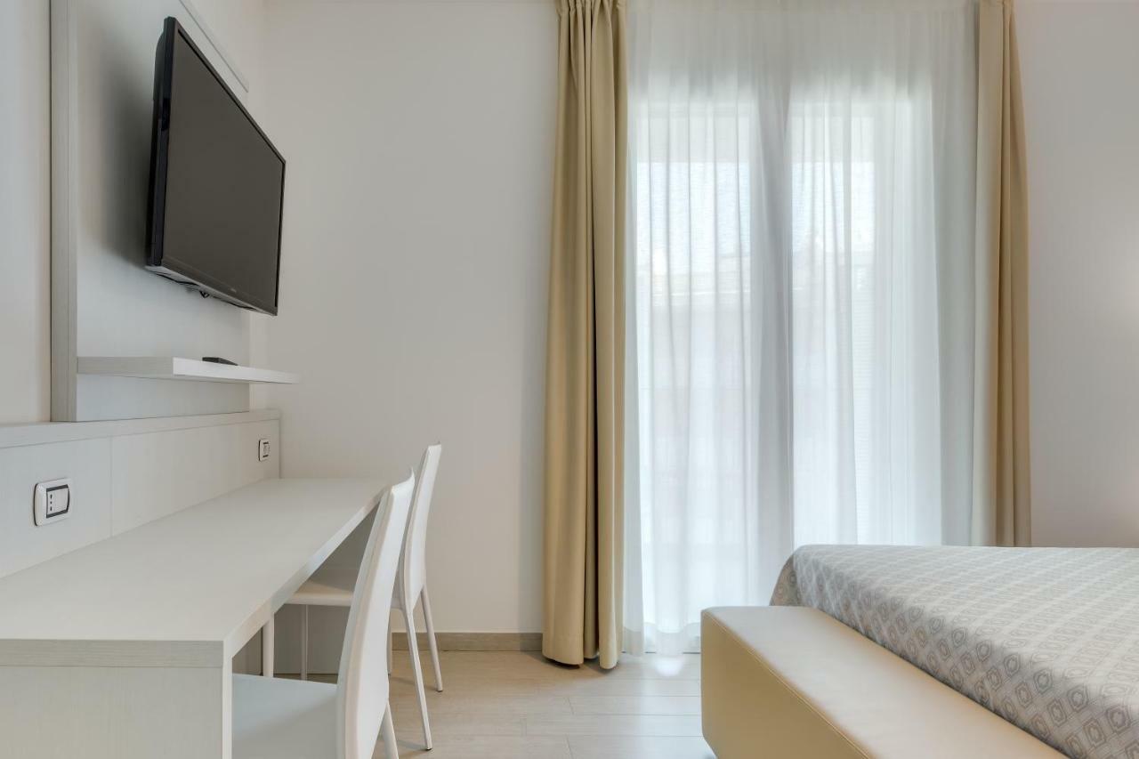 קאורלה Apartaments Suites Ambassador מראה חיצוני תמונה