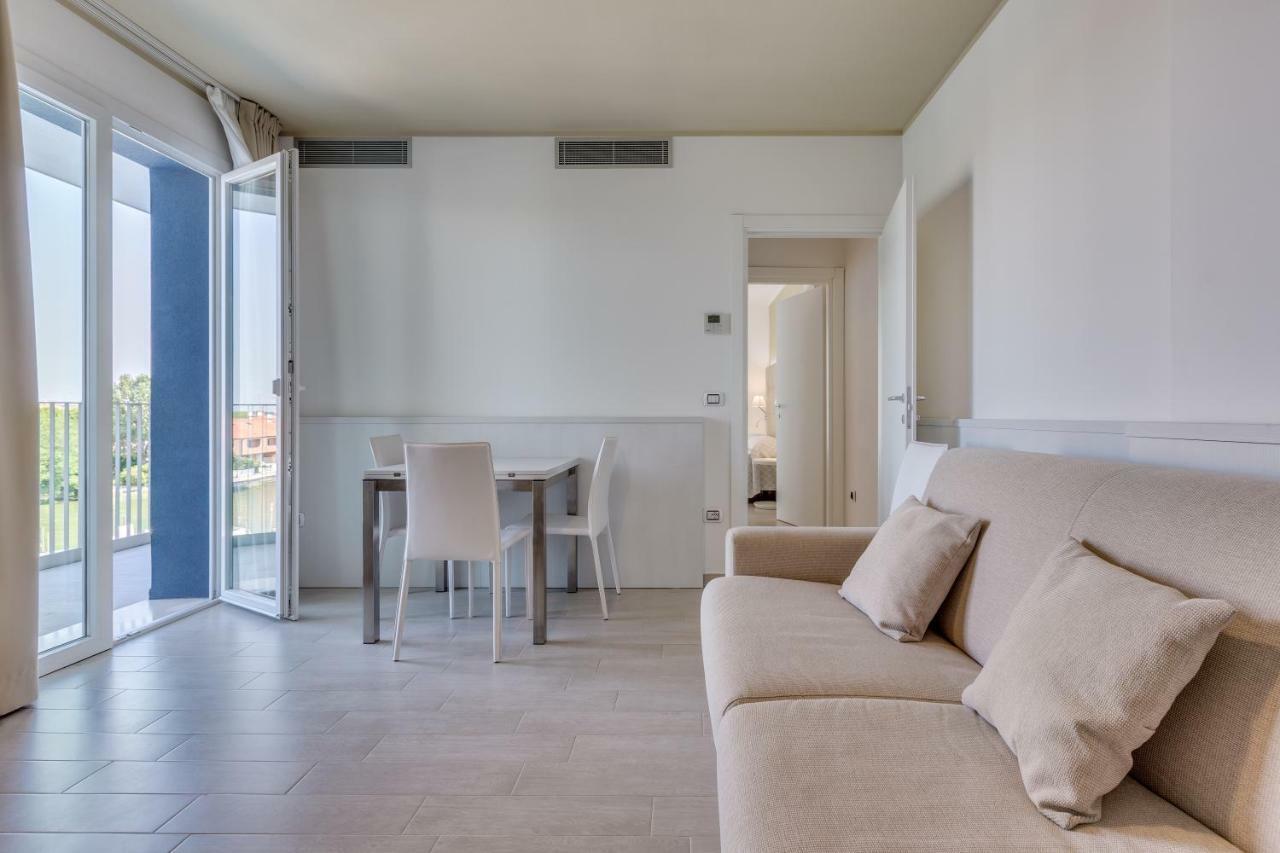 קאורלה Apartaments Suites Ambassador מראה חיצוני תמונה