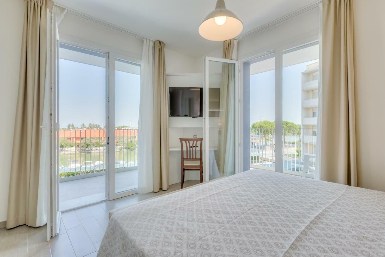 קאורלה Apartaments Suites Ambassador מראה חיצוני תמונה