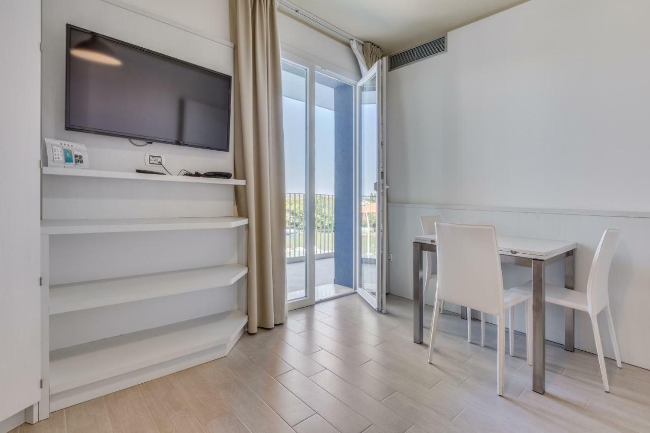 קאורלה Apartaments Suites Ambassador מראה חיצוני תמונה