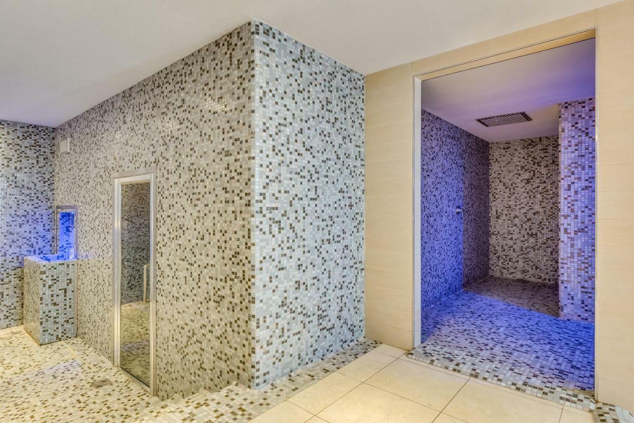 קאורלה Apartaments Suites Ambassador מראה חיצוני תמונה