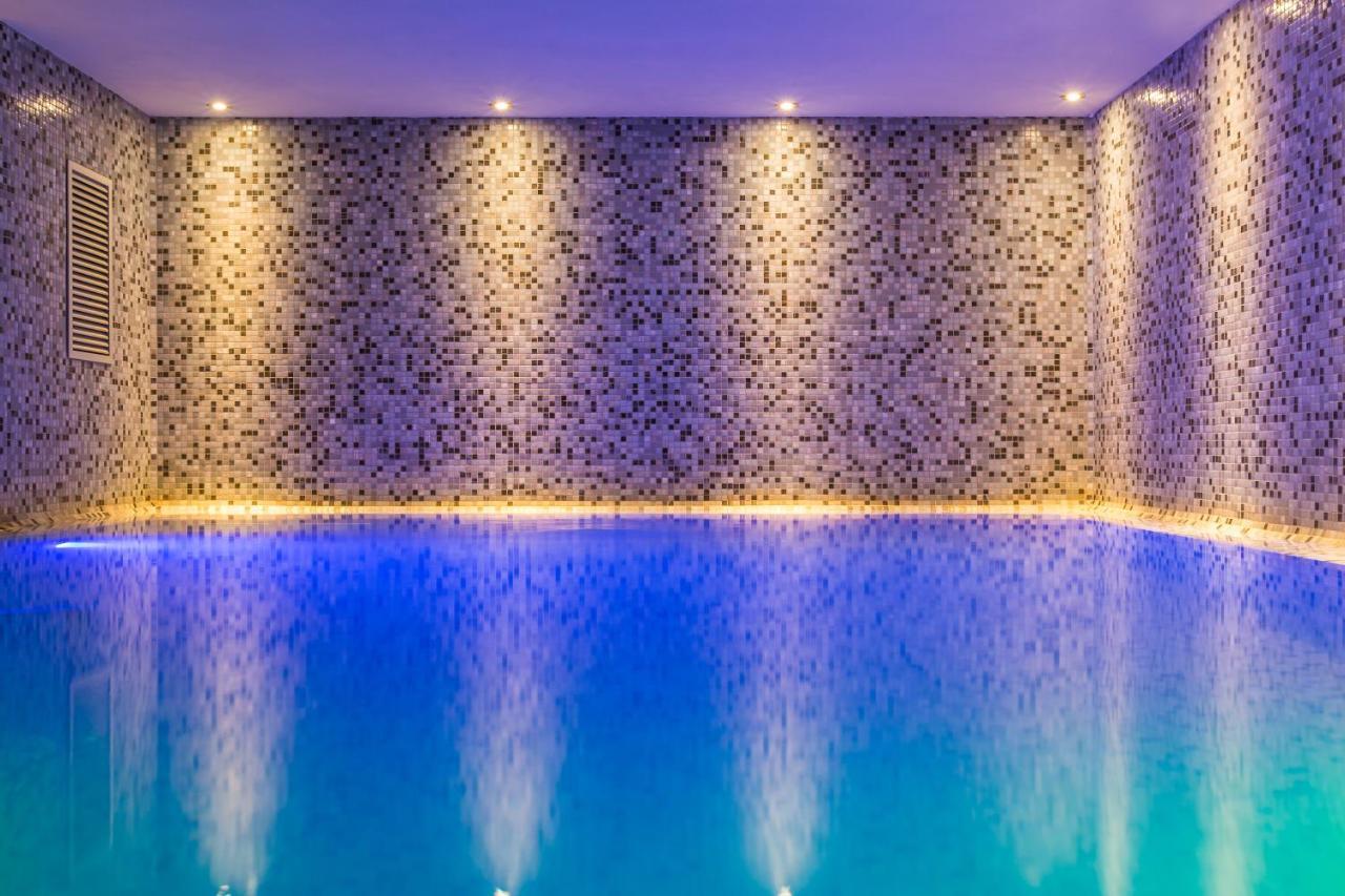 קאורלה Apartaments Suites Ambassador מראה חיצוני תמונה